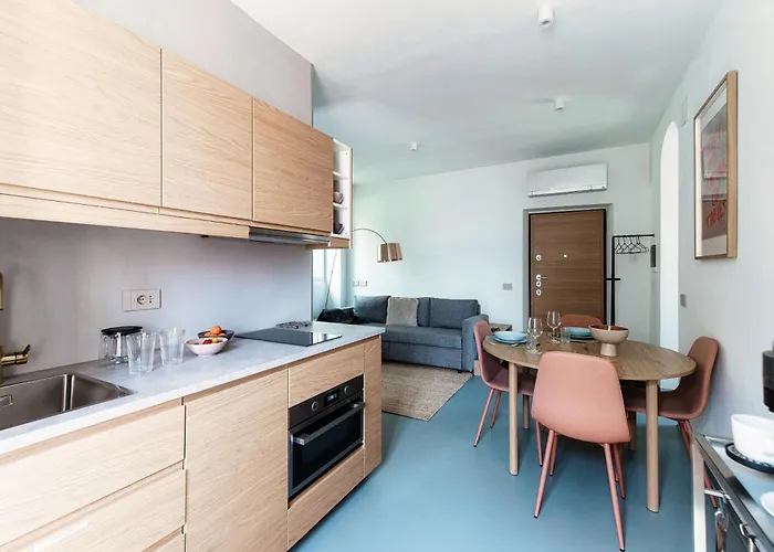 Luce & Olive - By Myhomeincomo شقة